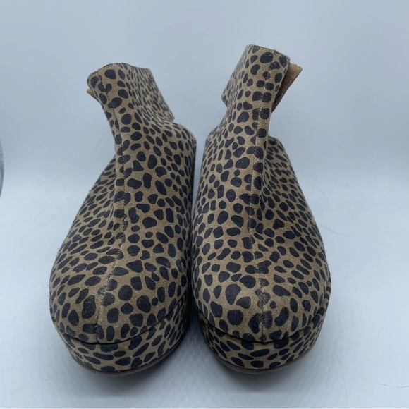 Chocolat Blu Tan and Black Wedge Shoes - Picture 2 of 11